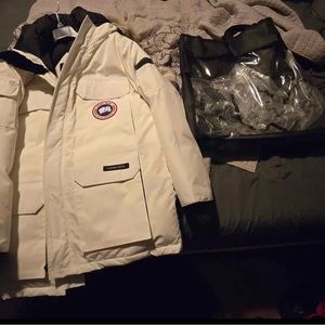 Men’s Canada Goose ski jacket  NEW NEVER WORN